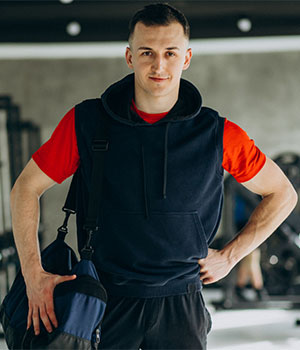 Aluno treinando na academia Focus Fit